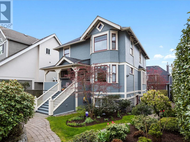 1 - 217 E Keith Road, North Vancouver BC V7L 1V4