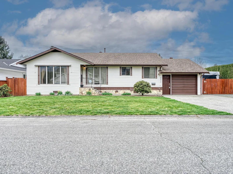 42217 Corona Avenue, Chilliwack BC V2R 5E3
