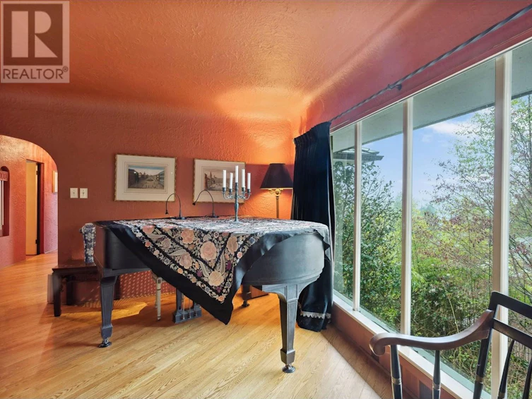 2157 Grand Boulevard, North Vancouver, BC, V7L 3Y8 - 5