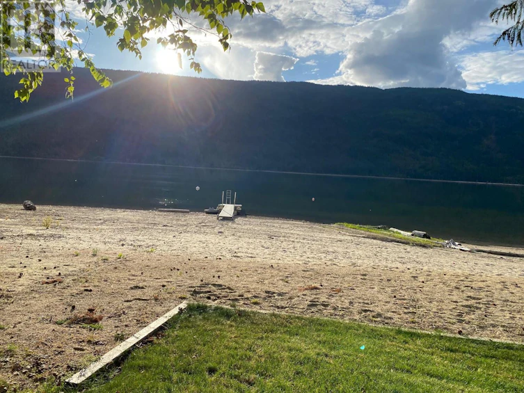 8558 Hwy 97a, Mara, BC, V0E 2K0 - 10