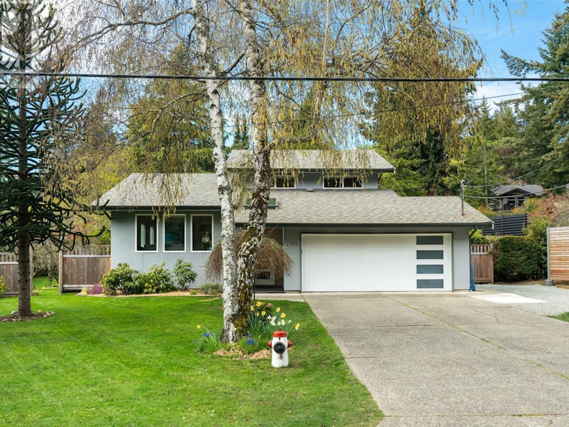 1915 Sandover Crescent, North Saanich BC V8L 4W4