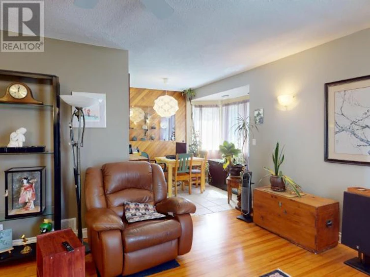 6618 Drake Street, Powell River, BC, V8A 3X7 - 3