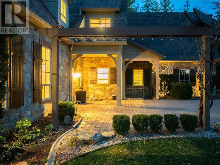 2957 Harvard Road, Kelowna, BC, V1W 4C2 - 53
