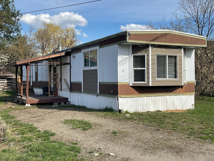 18-925 Thirteenth Avenue, Midway, BC, V0H 1M0