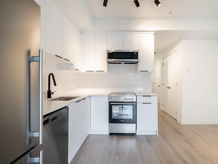 314-10616 132, Surrey, BC, V3T 0T3