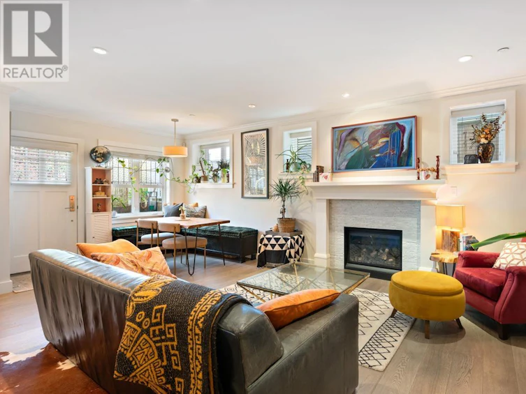 2566 York Avenue, Vancouver, BC, V6K 1E3