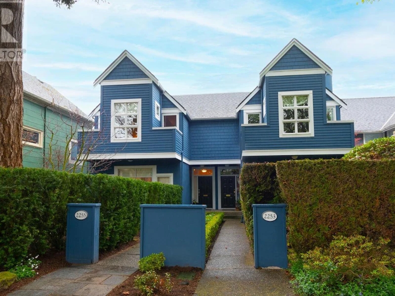 2255 W 14th Avenue, Vancouver BC V6K 2V9