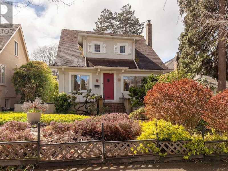 2950 W 31st Avenue, Vancouver BC V6L 2A4