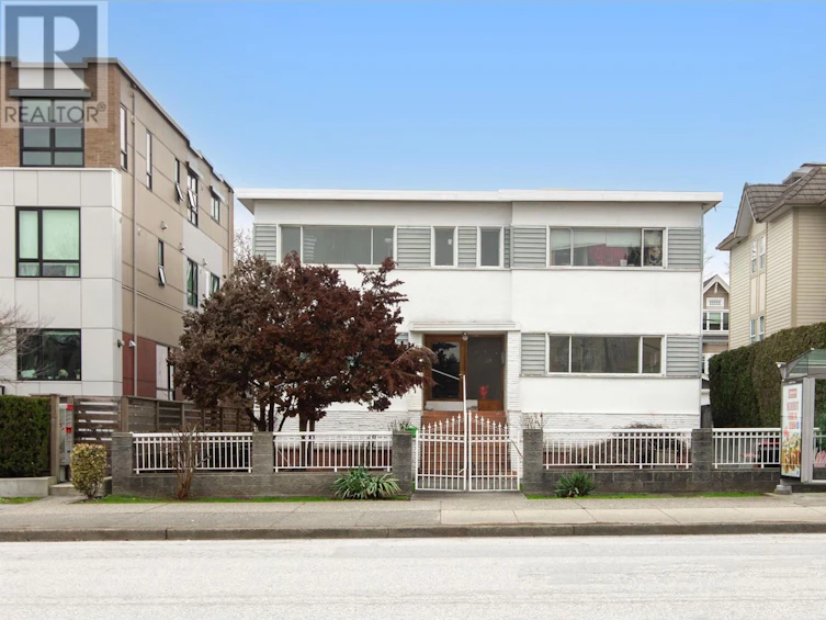 2425 West Broadway, Vancouver, BC, V6K 2E8
