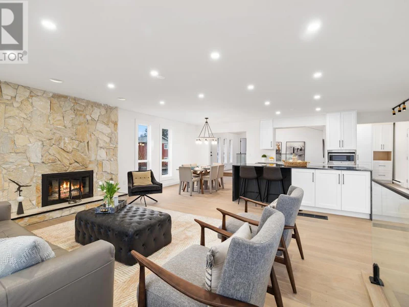 3490 Edinburgh Street, Port Coquitlam BC V3B 4K3