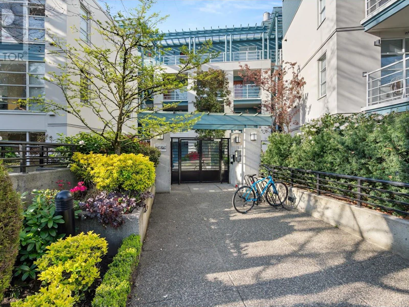 406 - 2555 W 4th Avenue, Vancouver BC V6K 1P5