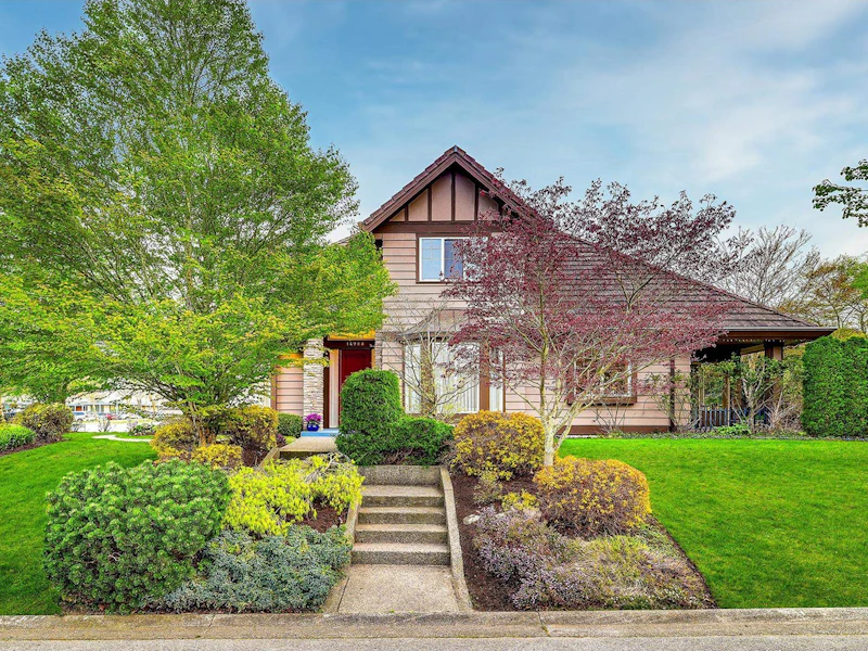 14988 23rd Avenue, Surrey BC V4A 9X2