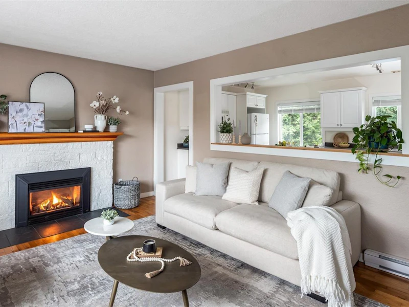 4008 Wiseton Street, Saanich BC V8Z 4M7