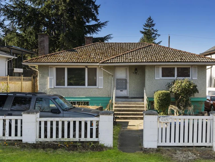 10837 128a Street, Surrey, BC, V3T 3E9