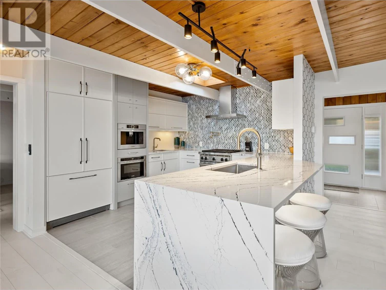 266 Alder Avenue, Kaleden, BC, V0H 1K0 - 6