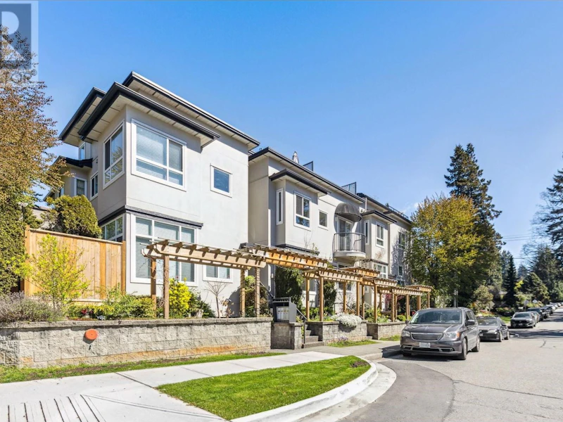 2606 Lonsdale Avenue, North Vancouver BC