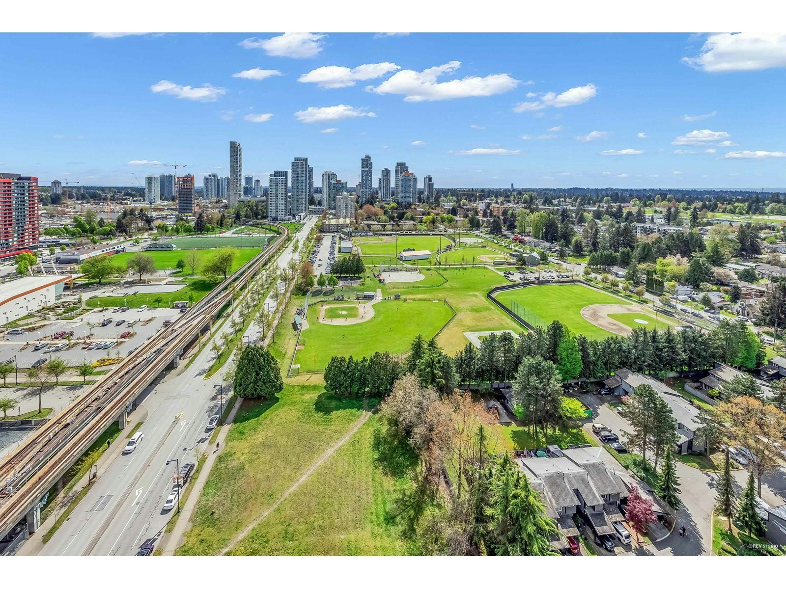 2404-10777 University, Surrey, BC, V3T 0E6