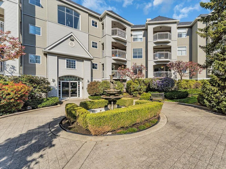 115-5677 208, Langley, BC, V3A 8J5