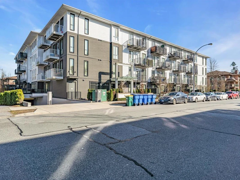 212 - 10168 149th Street, Surrey BC