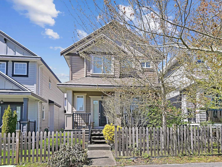 6811 196 Street, Surrey, BC, V4N 5Z7