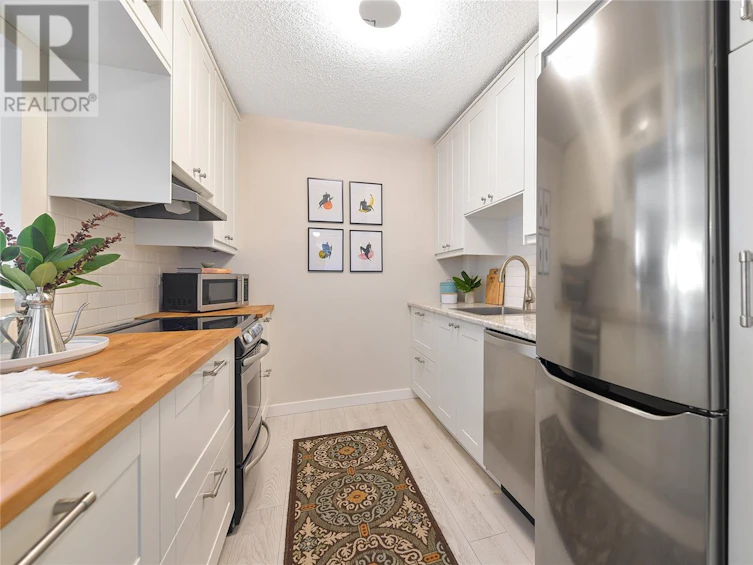 310-1433 Faircliff Lane, Victoria, BC, V8S 3J6 - 11