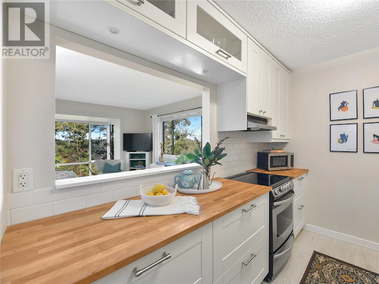 310-1433 Faircliff Lane, Victoria, BC, V8S 3J6 - 12