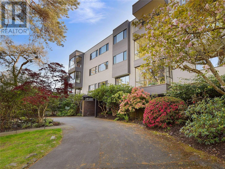 310-1433 Faircliff Lane, Victoria, BC, V8S 3J6 - 2