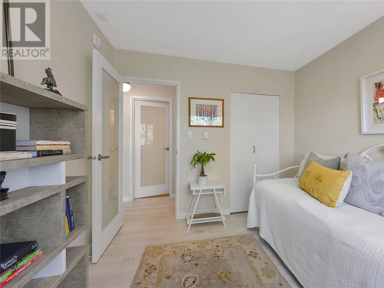 310-1433 Faircliff Lane, Victoria, BC, V8S 3J6 - 23