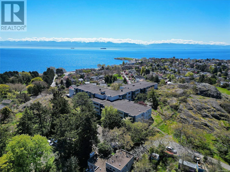 310-1433 Faircliff Lane, Victoria, BC, V8S 3J6 - 30