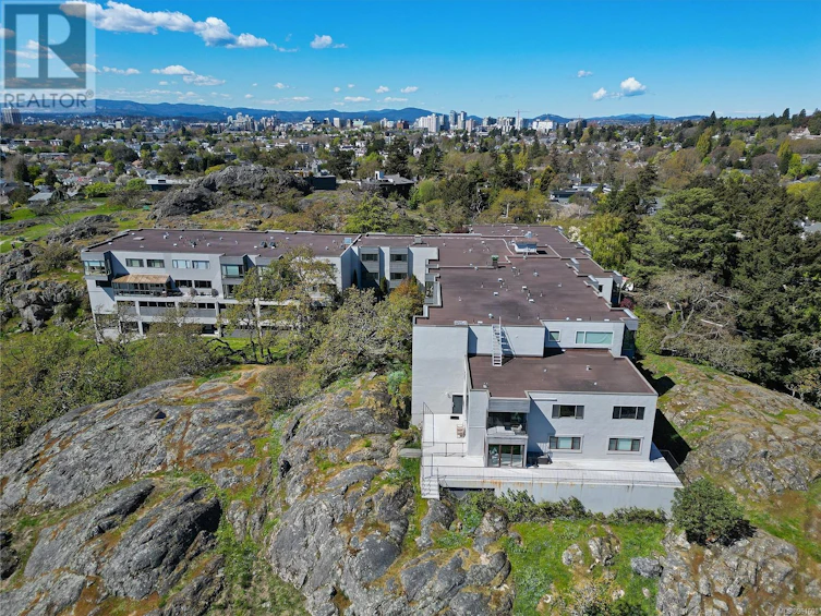310-1433 Faircliff Lane, Victoria, BC, V8S 3J6 - 34