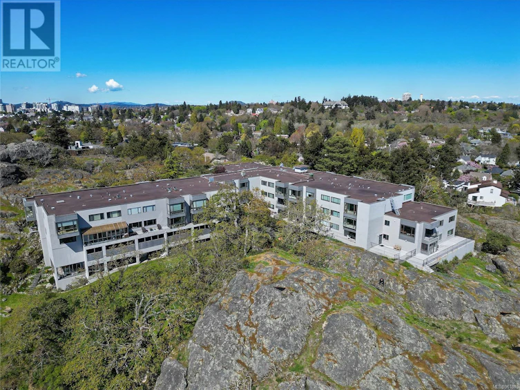 310-1433 Faircliff Lane, Victoria, BC, V8S 3J6 - 35