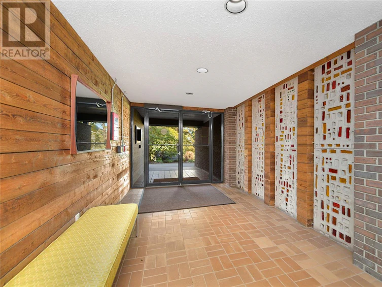 310-1433 Faircliff Lane, Victoria, BC, V8S 3J6 - 42
