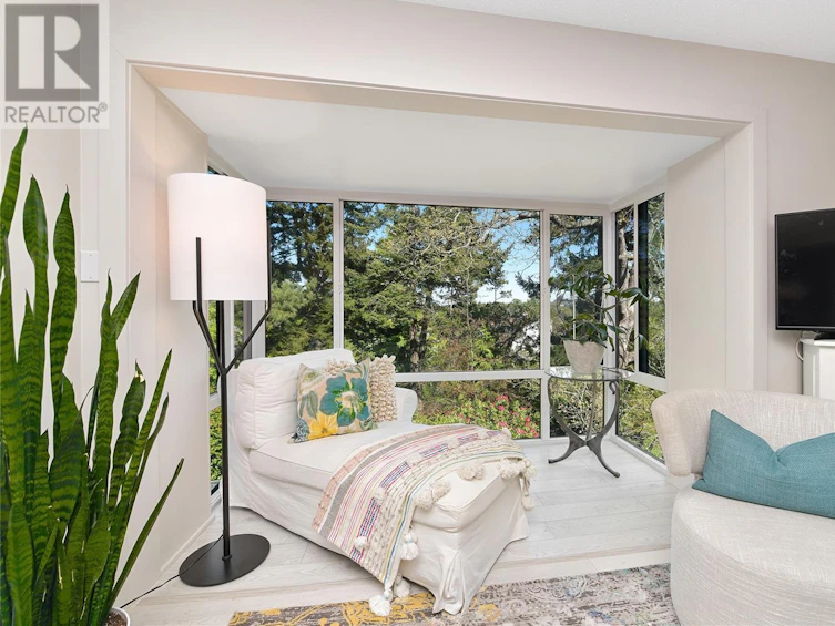 310-1433 Faircliff Lane, Victoria, BC, V8S 3J6 - 8