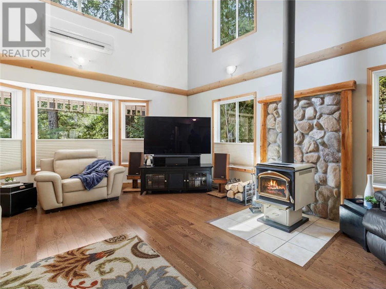 2391 Hillen Crescent, Anglemont, BC, V0E 1M7 - 17
