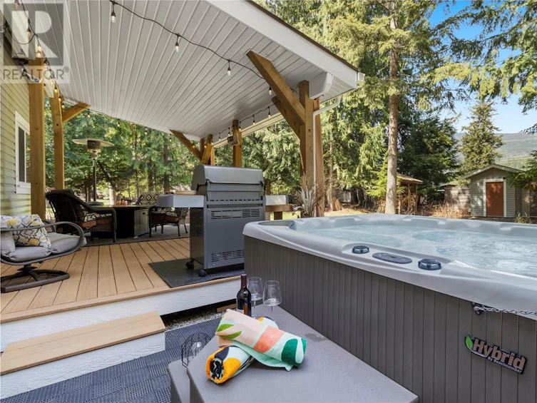 2391 Hillen Crescent, Anglemont, BC, V0E 1M7 - 24