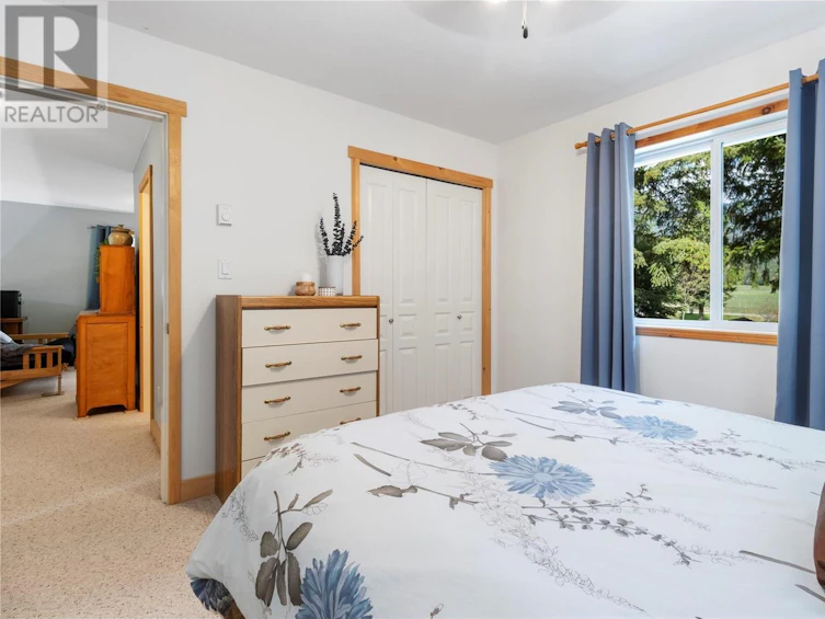 2391 Hillen Crescent, Anglemont, BC, V0E 1M7 - 41
