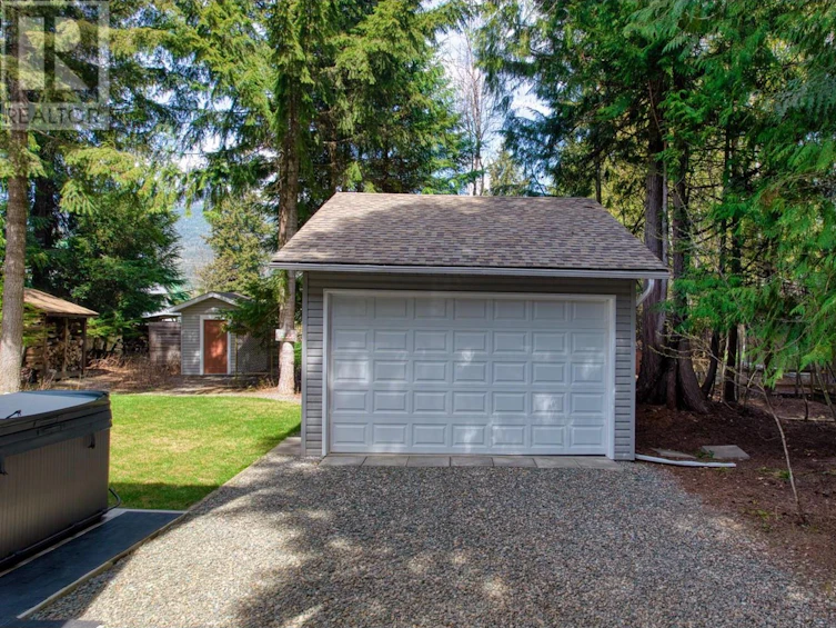 2391 Hillen Crescent, Anglemont, BC, V0E 1M7 - 43