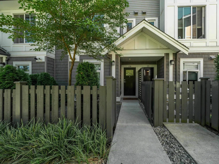 170-9718 161a, Surrey, BC, V4N 6S7