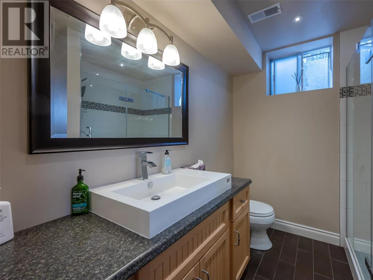 3808 Forsyth Drive, Penticton, BC, V2A 8Z2 - 38
