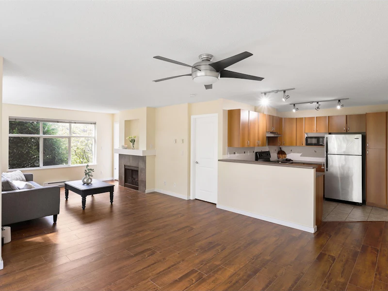 210 - 14885 105th Avenue, Surrey BC V3R 2V6