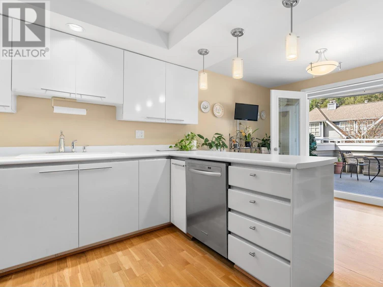 206-3389 Capilano Crescent, North Vancouver, BC, V7R 4W7 - 5