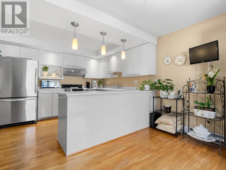 206-3389 Capilano Crescent, North Vancouver, BC, V7R 4W7 - 6