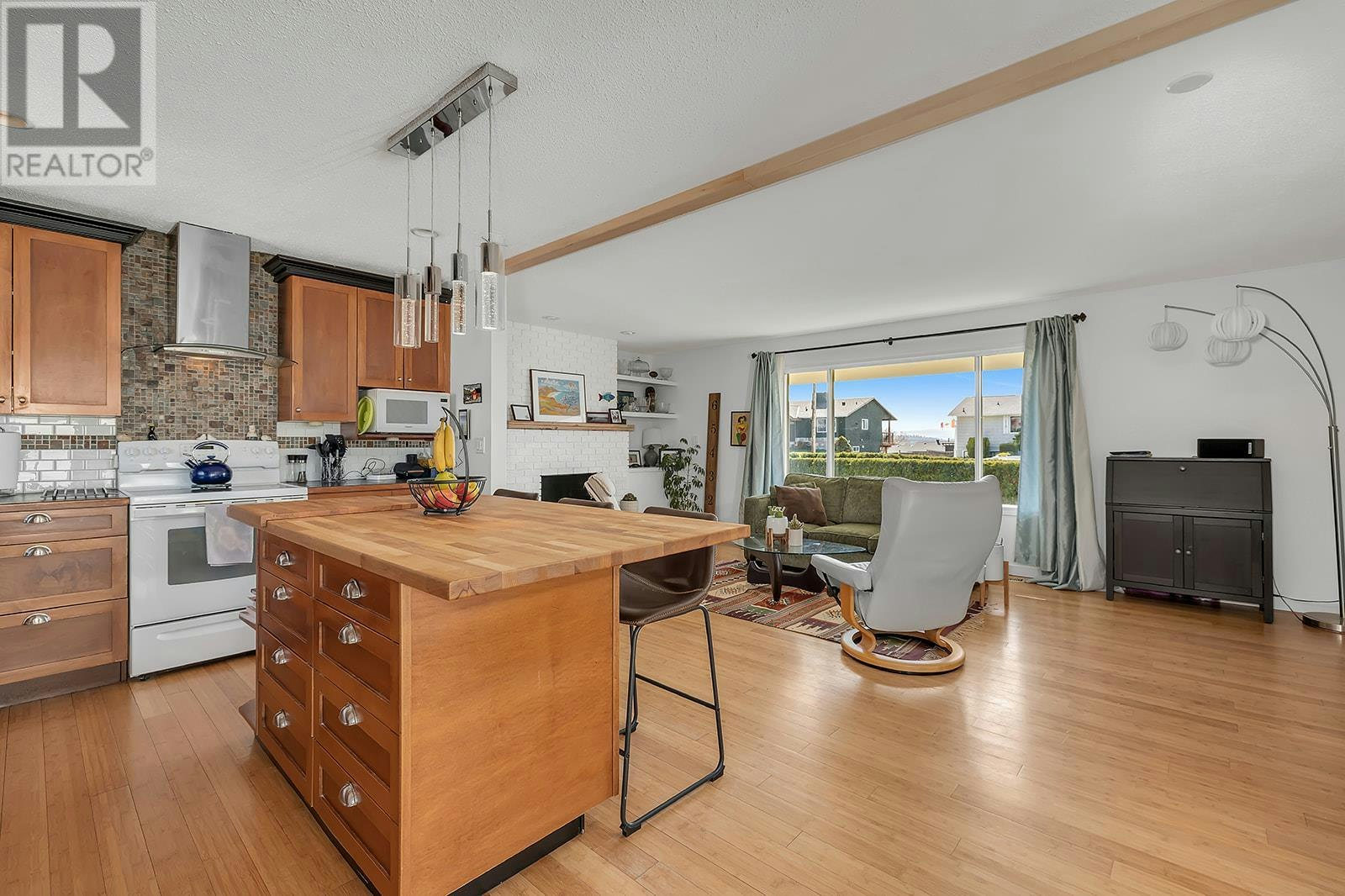 1845 Hayashi Road, Kelowna, BC, V1P 1A7 - 9