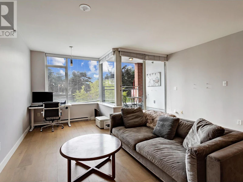 214 - 221 Union Street, Vancouver BC V6A 0B4