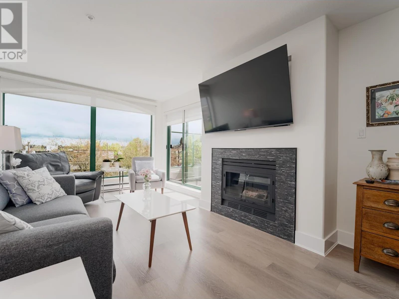 307 - 189 E 16th Avenue, Vancouver BC V5T 4R2