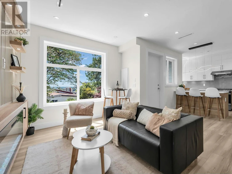 2-762 East 60th Avenue, Vancouver, BC, V5X 2A4