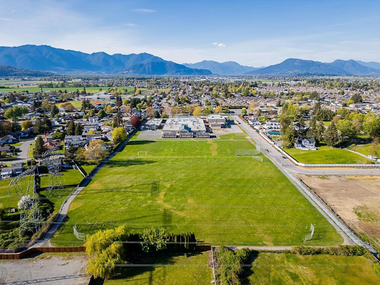 6092 Miller Drive, Chilliwack, BC, V2R 2H4 - 6