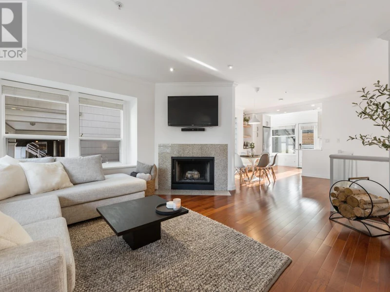 2996 W 3rd Avenue, Vancouver BC V6K 1N1