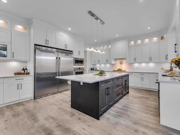 7729 211 Street, Langley, BC, V2Y 0W5