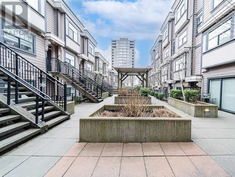 111-828 Royal Avenue, New Westminster, BC, V3M 1J9 - 22
